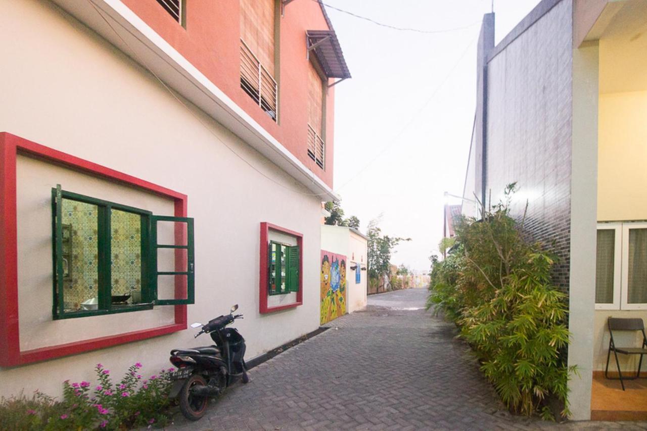 Reddoorz Plus Syariah Near Alun Alun Sampang Sampang  Eksteriør billede
